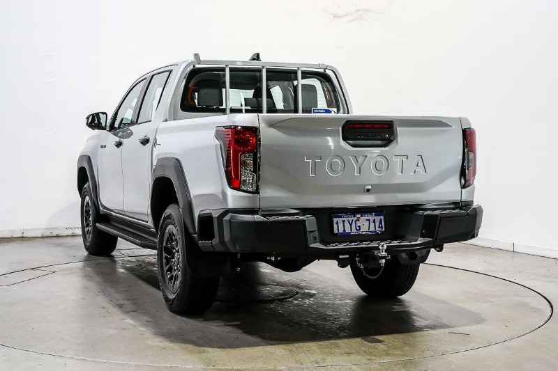 
								2026 Toyota Hilux SR 48V GUN227R 4X4 full									