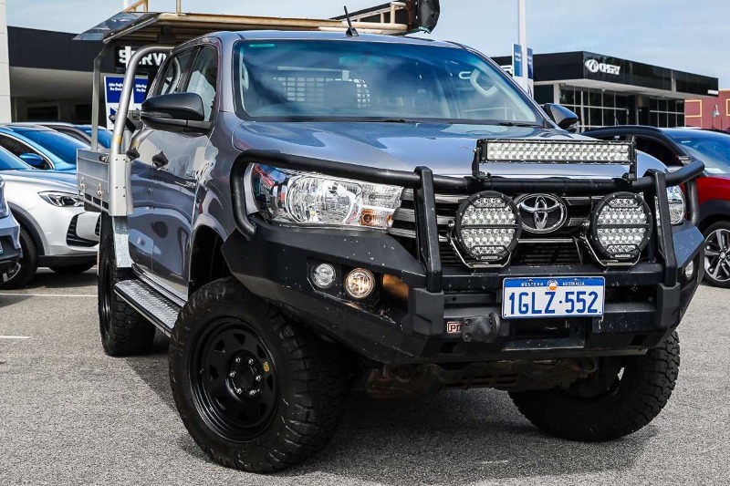 
								2018 Toyota Hilux SR GUN126R 4X4 full									