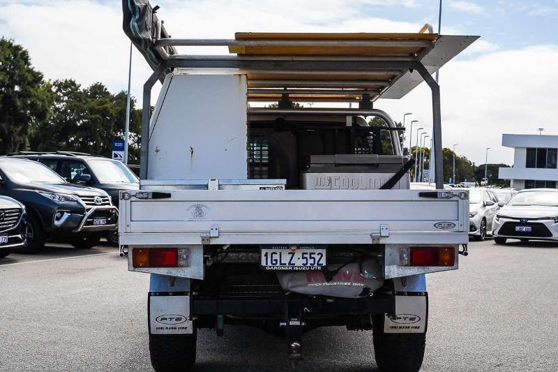 
								2018 Toyota Hilux SR GUN126R 4X4 full									