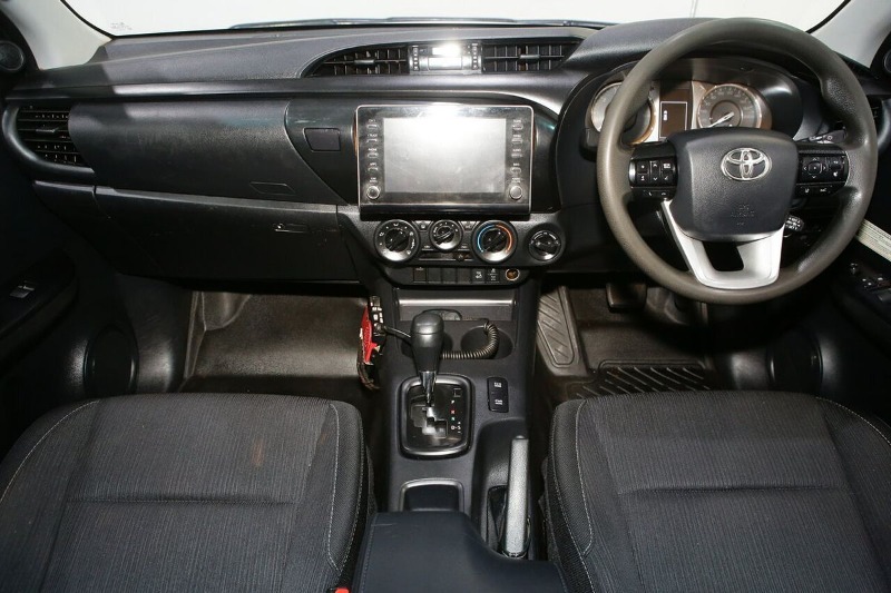 
								2021 Toyota Hilux SR GUN126R 4X4 full									