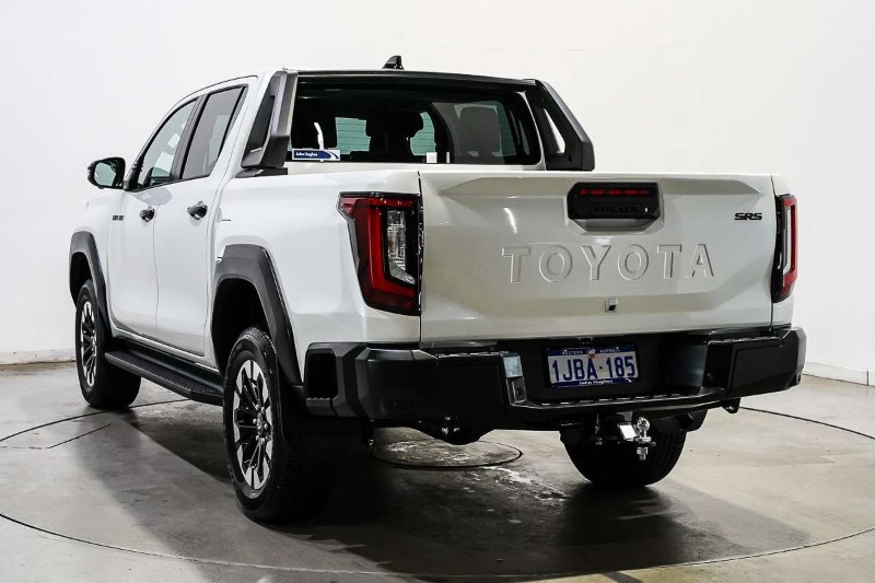 
								2026 Toyota Hilux SR5 GUN226R 4X4 full									