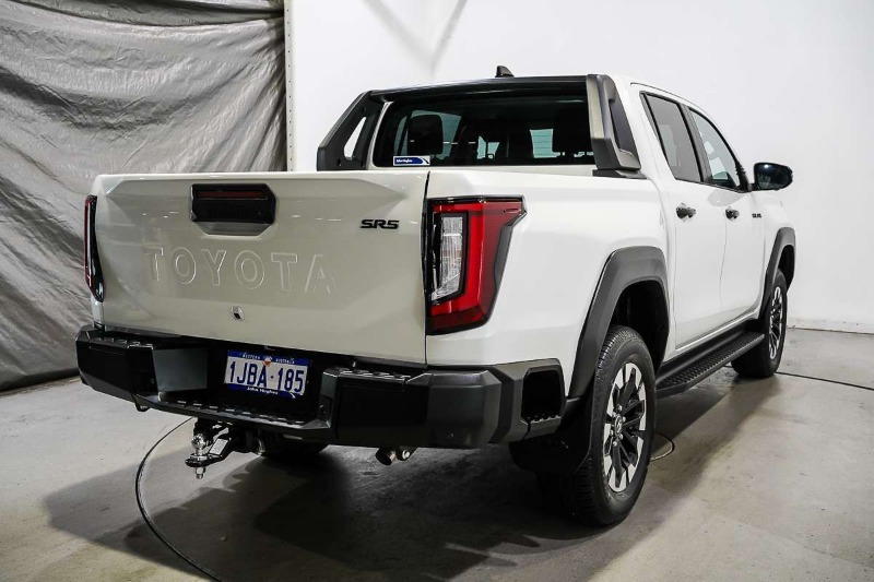 
								2026 Toyota Hilux SR5 GUN226R 4X4 full									