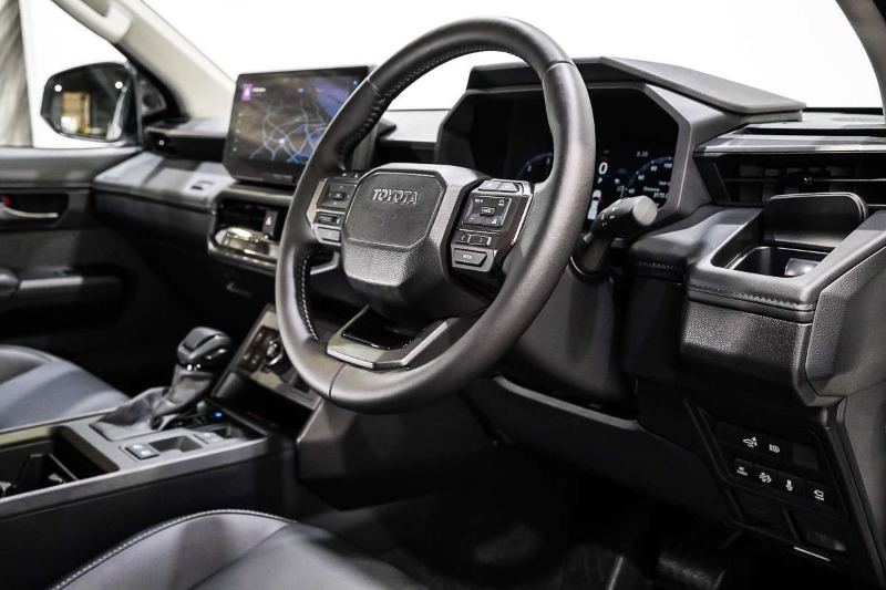 
								2026 Toyota Hilux SR5 GUN226R 4X4 full									