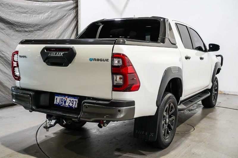 
								2022 Toyota Hilux Rogue GUN126R 4X4 full									