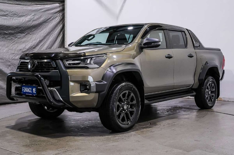 
								2024 Toyota Hilux Rogue 48V GUN126R 4X4 full									