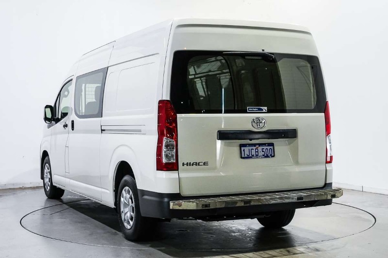
								2022 Toyota Hiace GDH320R ELWB High Roof full									