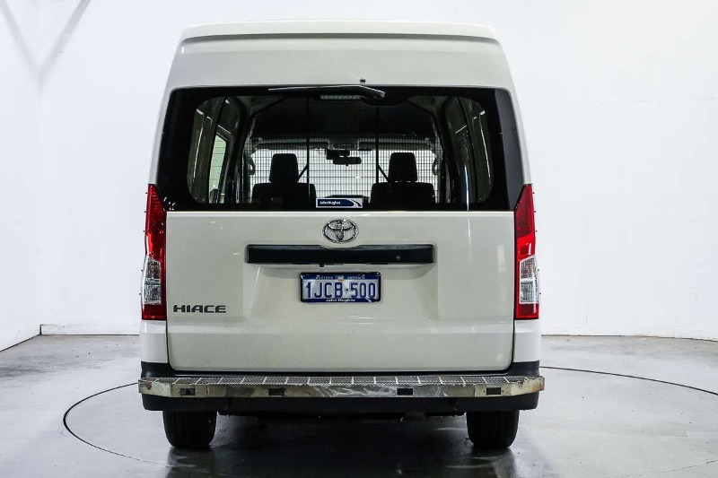 
								2022 Toyota Hiace GDH320R ELWB High Roof full									