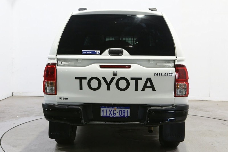 
								2025 Toyota Hilux SR GUN126R 4X4 full									
