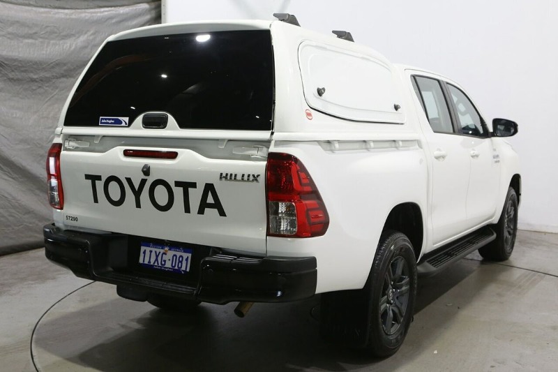 
								2025 Toyota Hilux SR GUN126R 4X4 full									