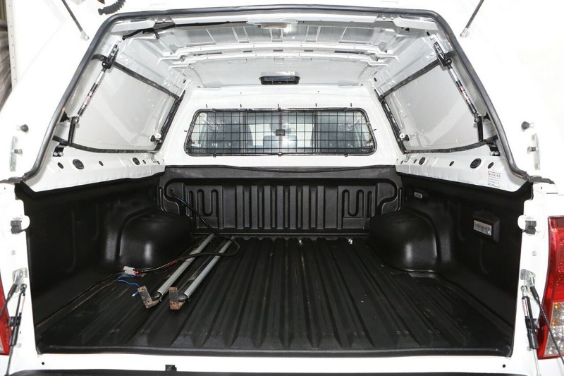 
								2025 Toyota Hilux SR GUN126R 4X4 full									