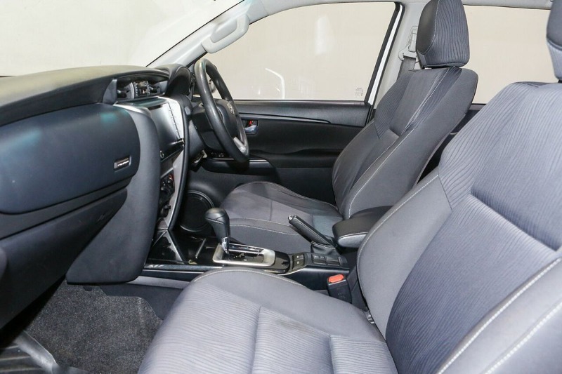 
								2021 Toyota Fortuner GX GUN156R full									