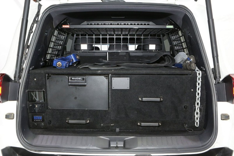 
								2022 Toyota Landcruiser Sahara FJA300R full									