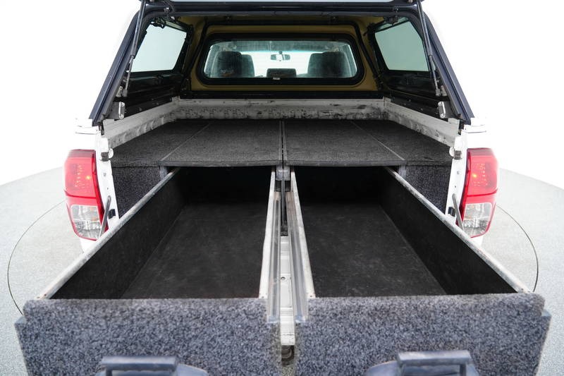 
								2016 Toyota Hilux SR Auto 4×4 Double Cab full									