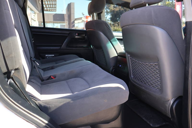 
								2014 Toyota Landcruiser GX Sports Automatic full									