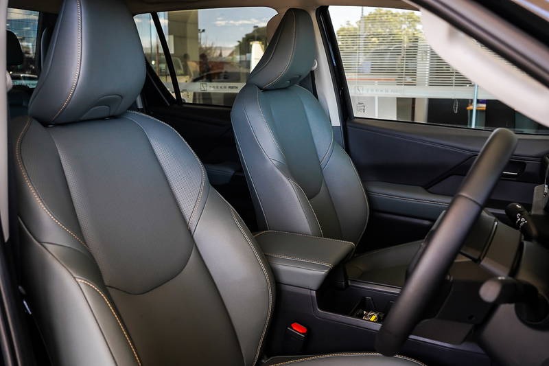 
								2025 Toyota Hilux Rogue 48V Auto 4×4 Double Cab full									