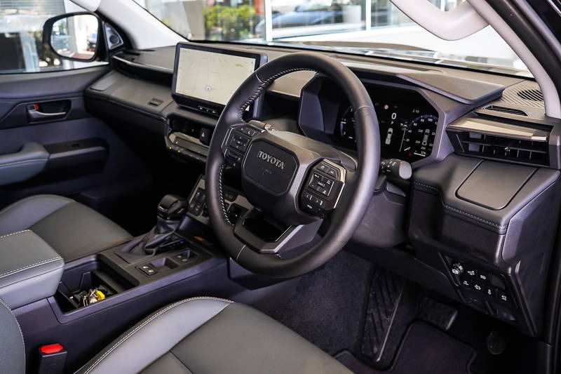 
								2025 Toyota Hilux Rogue 48V Auto 4×4 Double Cab full									