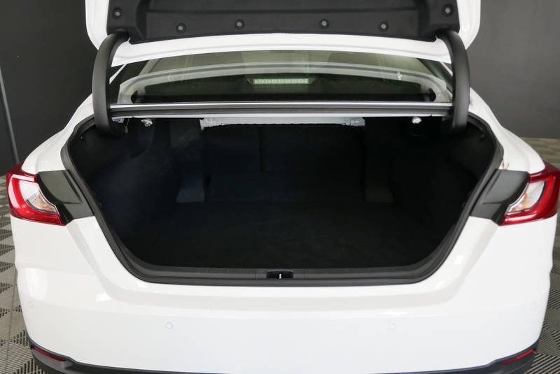 
								2025 Toyota Camry Hybrid Ascent Auto full									