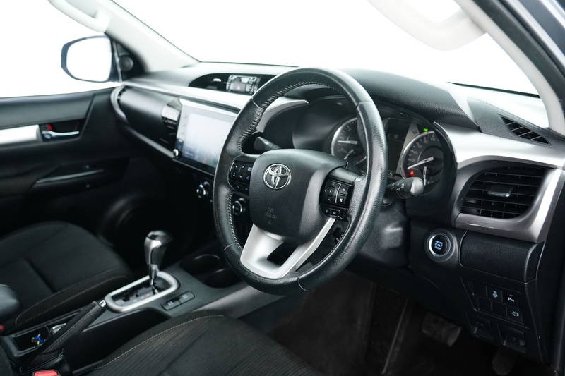 
								2020 Toyota Hilux SR5 Auto 4×4 Double Cab full									