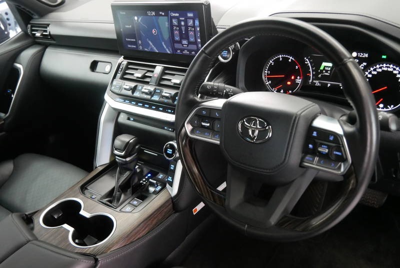 
								2023 Toyota Landcruiser Sahara Auto 4×4 full									