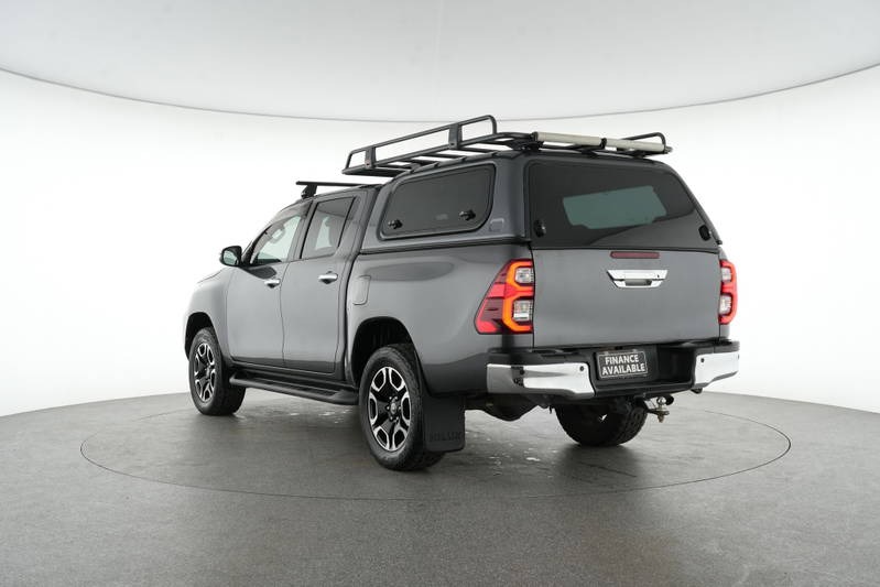 
								2020 Toyota Hilux SR5 Auto 4×4 Double Cab full									