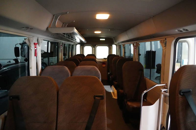 
								2025 Toyota Coaster 2.8L Diesel 6AT Deluxe Deluxe Automatic full									