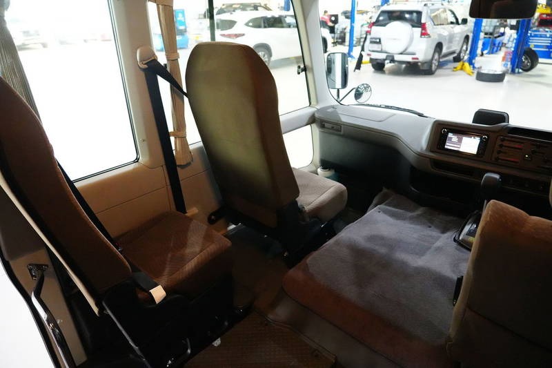 
								2025 Toyota Coaster 2.8L Diesel 6AT Deluxe Deluxe Automatic full									