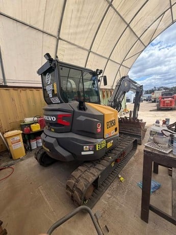 
								2022 VOLVO ECR58F full									