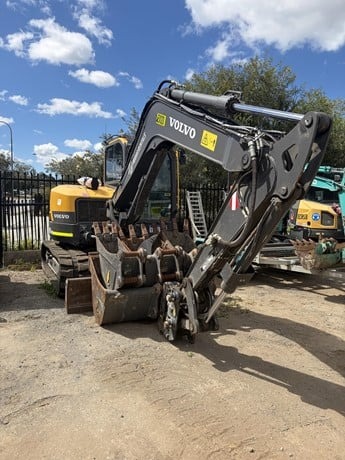 
								2023 VOLVO ECR88D full									