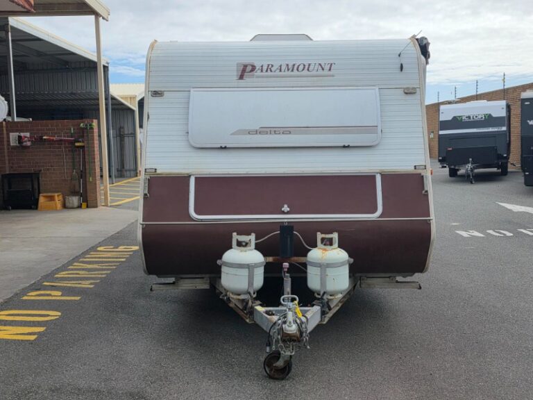 2003 PARAMOUNT DELTA TOURING CARAVAN