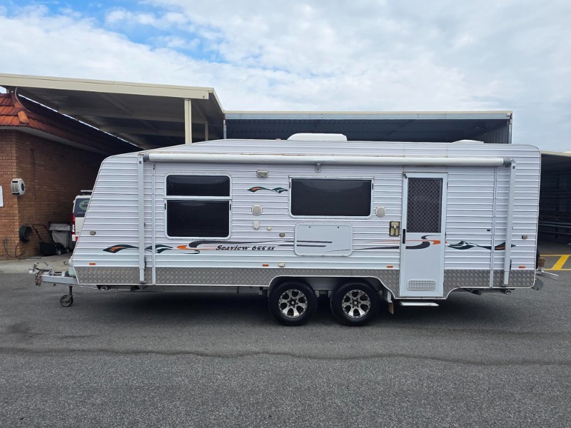 
								2010 OLYMPIC SEAVIEW 655 SS SEMI OFF-ROAD CARAVAN full									