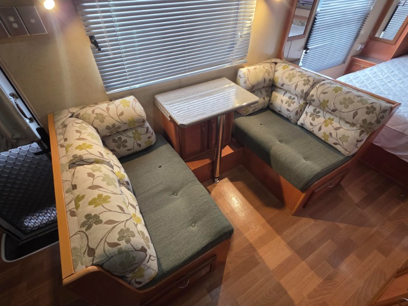 
								2010 OLYMPIC SEAVIEW 655 SS SEMI OFF-ROAD CARAVAN full									