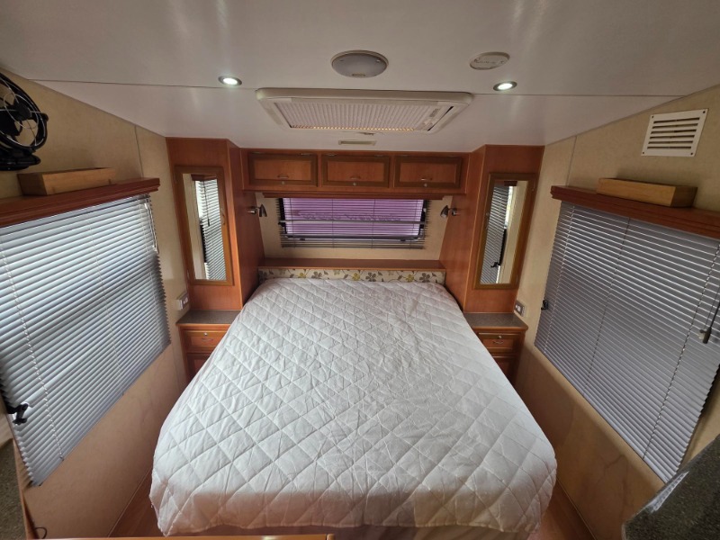 
								2010 OLYMPIC SEAVIEW 655 SS SEMI OFF-ROAD CARAVAN full									