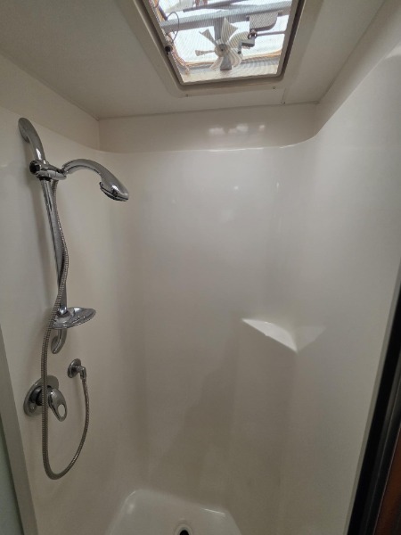 
								2010 OLYMPIC SEAVIEW 655 SS SEMI OFF-ROAD CARAVAN full									