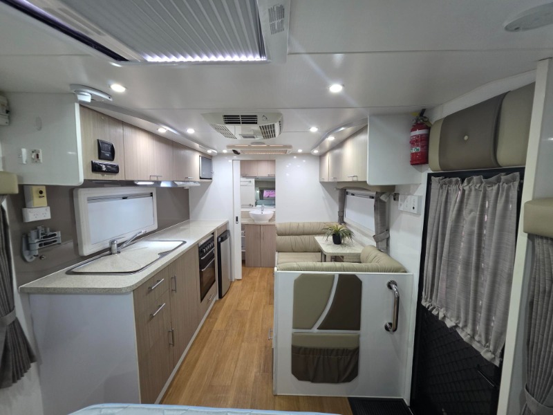
								2013 OLYMPIC PURSUIT Z6 SINGLE AXLE SEMI OFF-ROAD CARAVAN full									