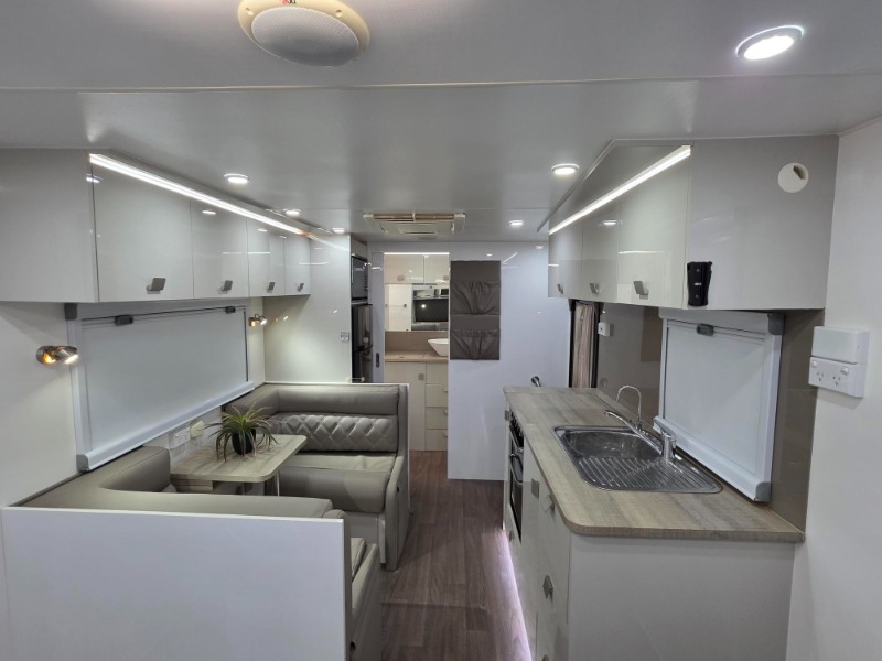 
								2020 ESSENTIAL C-CLASS D1-1 SERIES SINGLE AXLE SEMI OFF-ROAD CARAVAN full									