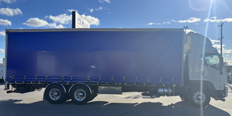 
								Isuzu F Series FVL240-300 Curtainsider (2019) full									