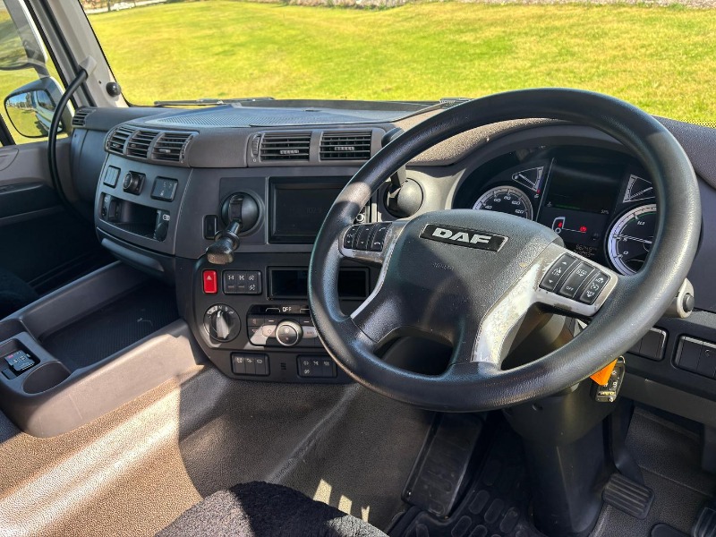 
								DAF CF 530 FTT Sleeper Cab (2020) full									