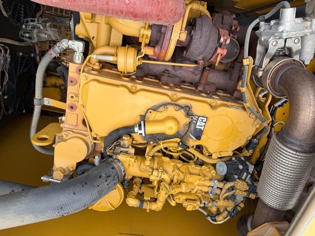 
								2020 CATERPILLAR 320 full									
