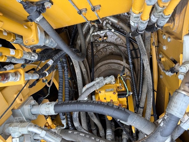 
								2020 CATERPILLAR 320 full									