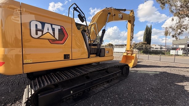 
								2026 CATERPILLAR 323 full									