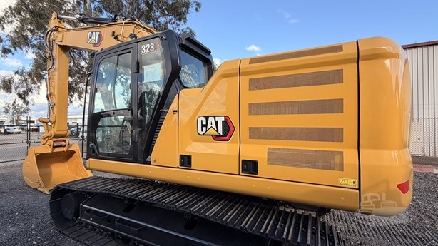 
								2026 CATERPILLAR 323 full									