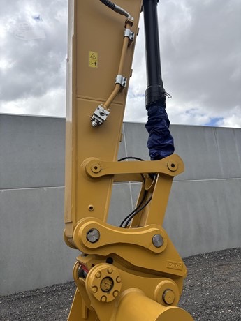 
								2026 CATERPILLAR 330 full									