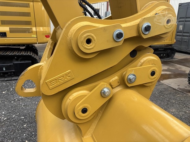 
								2026 CATERPILLAR 330 full									