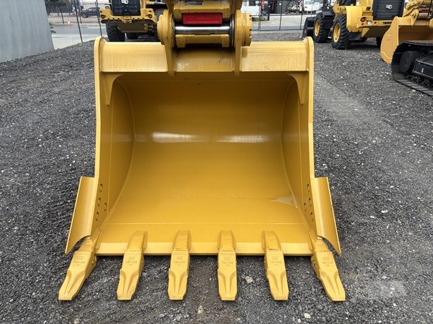 
								2026 CATERPILLAR 330 full									