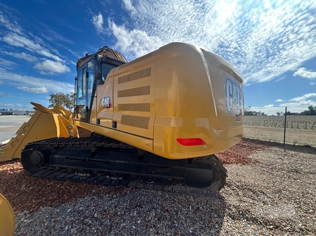 
								2020 CATERPILLAR 330 full									