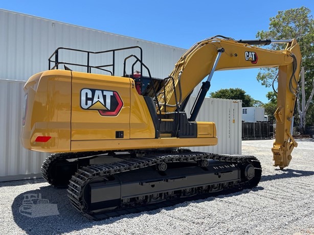 
								2023 CATERPILLAR 330GC full									