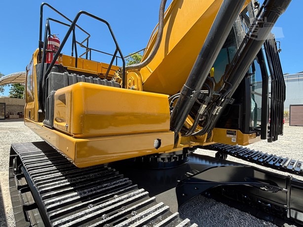 
								2023 CATERPILLAR 330GC full									