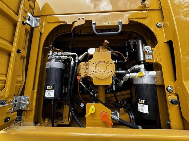 
								2026 CATERPILLAR 352 full									