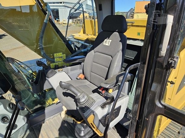 
								2020 CATERPILLAR 320 full									