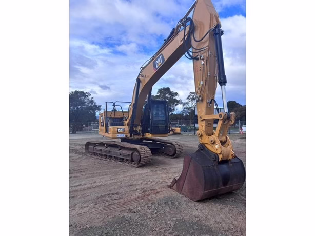 2018 CATERPILLAR 323